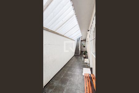 Casa à venda com 193m², 2 quartos e 2 vagasCorredor - Quintal