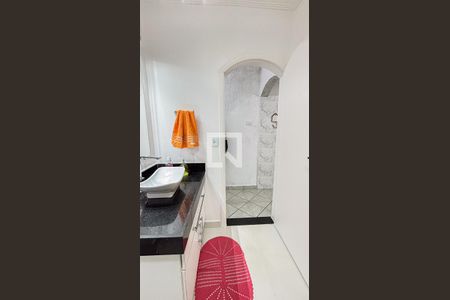 Casa à venda com 193m², 2 quartos e 2 vagasBanheiro