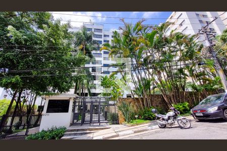 Apartamento à venda com 200m², 4 quartos e 4 vagas Apartamento à venda com 200m², 4 quartos e 4 vagasFachada