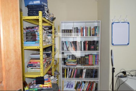 Casa à venda com 210m², 4 quartos e sem vagaEscritório