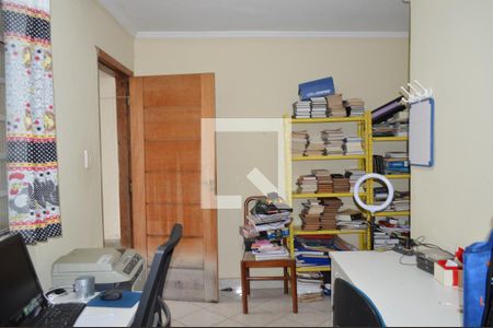 Casa à venda com 210m², 4 quartos e sem vagaEscritório