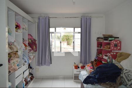 Casa à venda com 210m², 4 quartos e sem vagaQuarto / Sala