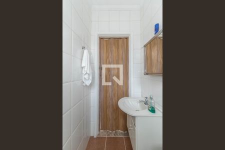 Casa à venda com 170m², 3 quartos e 2 vagas Casa à venda com 170m², 3 quartos e 2 vagasBanheiro de Serviço