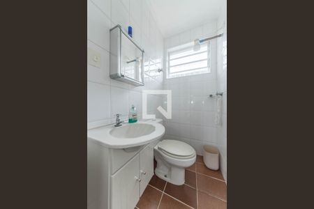 Casa à venda com 170m², 3 quartos e 2 vagas Casa à venda com 170m², 3 quartos e 2 vagasBanheiro de Serviço