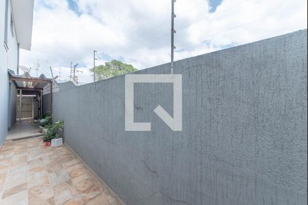 Casa à venda com 170m², 3 quartos e 2 vagas Casa à venda com 170m², 3 quartos e 2 vagasQuintal - Lavanderia