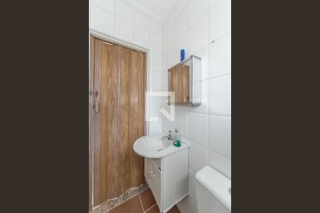 Casa à venda com 170m², 3 quartos e 2 vagas Casa à venda com 170m², 3 quartos e 2 vagasBanheiro de Serviço