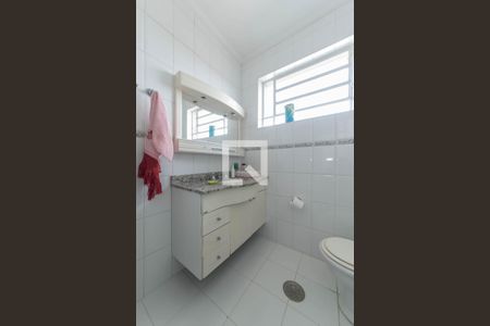 Casa à venda com 170m², 3 quartos e 2 vagas Casa à venda com 170m², 3 quartos e 2 vagasBanheiro Social