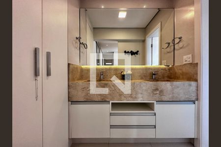 Apartamento à venda com 110m², 3 quartos e 2 vagas Apartamento à venda com 110m², 3 quartos e 2 vagasBanheiro Suíte 2