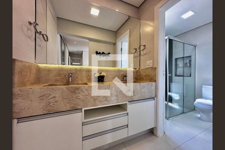 Apartamento à venda com 110m², 3 quartos e 2 vagas Apartamento à venda com 110m², 3 quartos e 2 vagasBanheiro Suíte 2