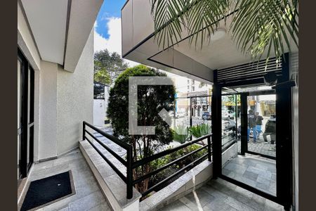 Apartamento à venda com 110m², 3 quartos e 2 vagas Apartamento à venda com 110m², 3 quartos e 2 vagasEntrada