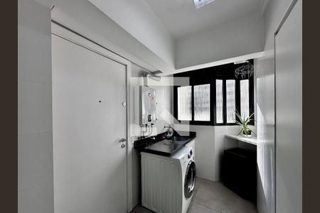 Apartamento à venda com 110m², 3 quartos e 2 vagas Apartamento à venda com 110m², 3 quartos e 2 vagasÁrea de Serviço