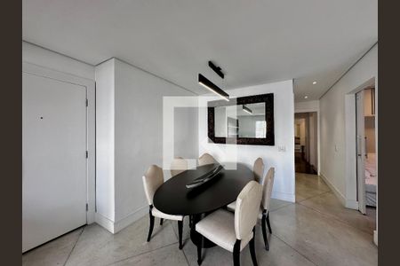 Apartamento à venda com 110m², 3 quartos e 2 vagas Apartamento à venda com 110m², 3 quartos e 2 vagasSala