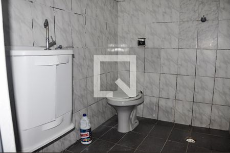 Casa para alugar com 40m², 2 quartos e sem vaga Casa para alugar com 40m², 2 quartos e sem vagaBanheiro Social