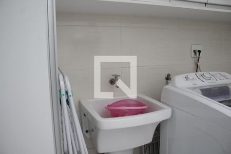 Casa de condomínio à venda com 174m², 3 quartos e 4 vagasÁrea de Serviço