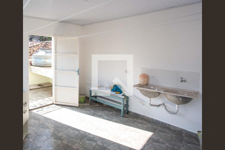 Casa para alugar com 130m², 2 quartos e 1 vagaÁrea de Serviço