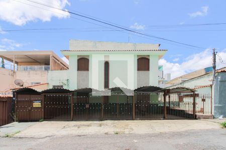 Casa para alugar com 65m², 2 quartos e 1 vaga Casa para alugar com 65m², 2 quartos e 1 vagaFachada