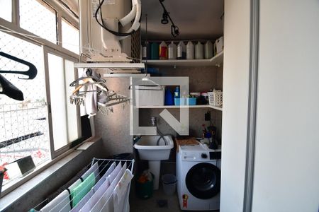 Apartamento à venda com 115m², 2 quartos e sem vagaÁrea de Serviço