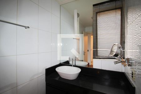 Banheiro da Suíte  de apartamento à venda com 2 quartos, 104m² em Vila Olímpia, São Paulo