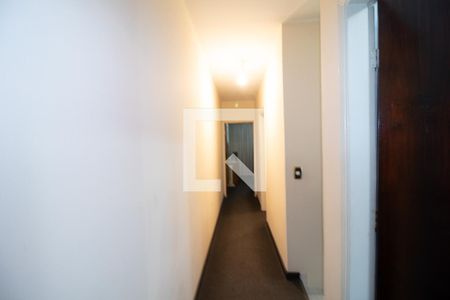 Casa à venda com 160m², 3 quartos e 2 vagasCorredor