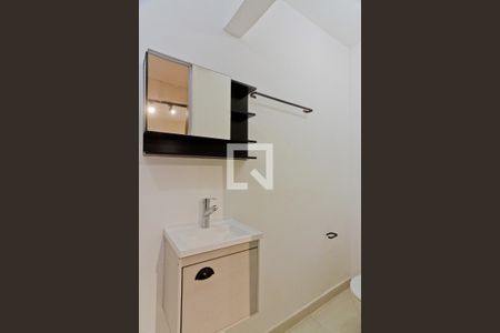 Banheiro de kitnet/studio para alugar com 1 quarto, 13m² em Imirim, São Paulo