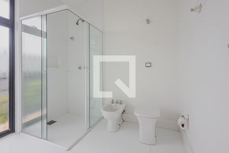 Casa à venda com 900m², 7 quartos e 8 vagasBanheiro da Suíte 2