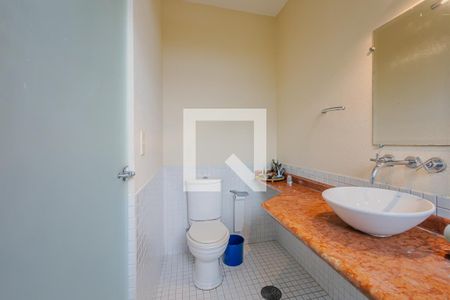 Casa à venda com 900m², 7 quartos e 8 vagasBanheiro 3