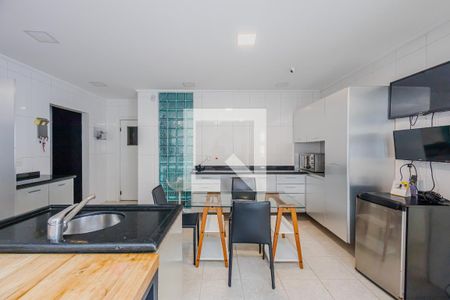 Casa à venda com 900m², 7 quartos e 8 vagasCozinha