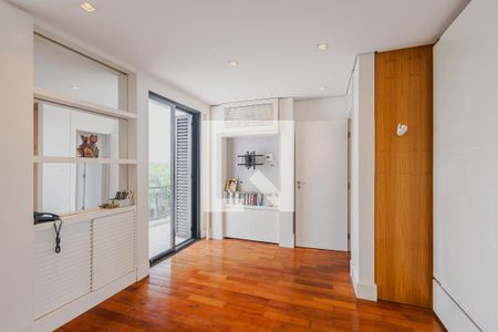 Casa à venda com 900m², 7 quartos e 8 vagasSuíte 3