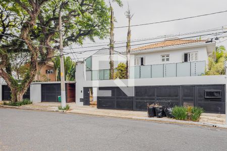 Casa à venda com 900m², 7 quartos e 8 vagasFachada