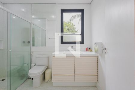 Casa à venda com 900m², 7 quartos e 8 vagasBanheiro da Suíte 4