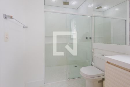 Casa à venda com 900m², 7 quartos e 8 vagasBanheiro da Suíte 4