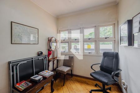 Casa à venda com 900m², 7 quartos e 8 vagasEscritório