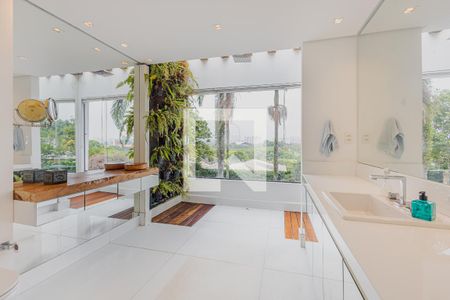 Casa à venda com 900m², 7 quartos e 8 vagasBanheiro da Suíte 3