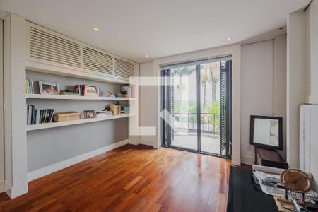 Casa à venda com 900m², 7 quartos e 8 vagasSuíte 2