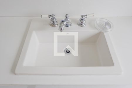 Casa à venda com 900m², 7 quartos e 8 vagasBanheiro da Suíte 2