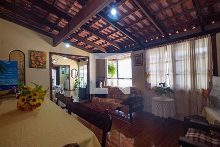 Casa à venda com 300m², 4 quartos e 5 vagasSala 4