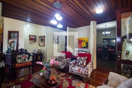 Casa à venda com 300m², 4 quartos e 5 vagasSala 2