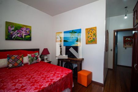 Casa à venda com 300m², 4 quartos e 5 vagasquarto 2