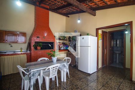 Casa à venda com 300m², 4 quartos e 5 vagasÁrea comum - Churrasqueira