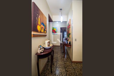 Casa à venda com 300m², 4 quartos e 5 vagasCorredor