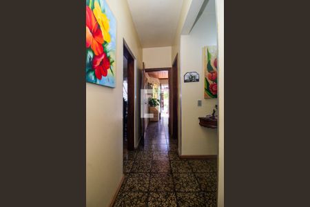 Casa à venda com 300m², 4 quartos e 5 vagasCorredor