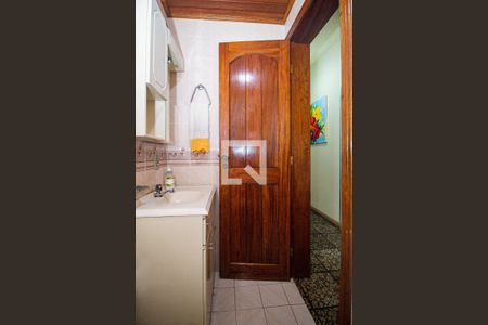 Casa à venda com 300m², 4 quartos e 5 vagasBanheiro 2