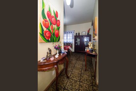 Casa à venda com 300m², 4 quartos e 5 vagasCorredor