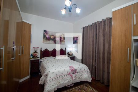 Casa à venda com 300m², 4 quartos e 5 vagasSuíte