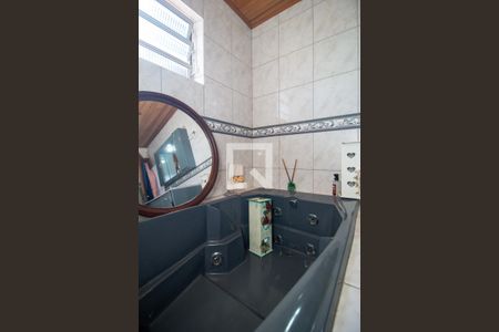 Casa à venda com 300m², 4 quartos e 5 vagasBanheiro da Suíte