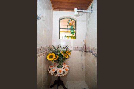 Casa à venda com 300m², 4 quartos e 5 vagasBanheiro 2