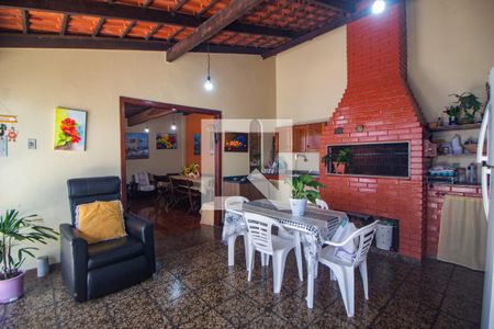 Casa à venda com 300m², 4 quartos e 5 vagasÁrea comum - Churrasqueira