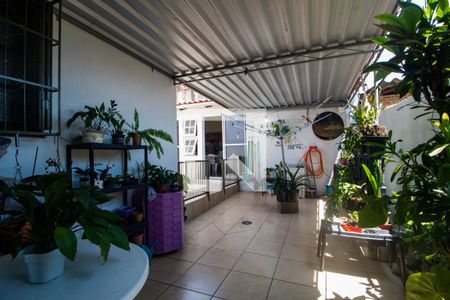 Casa à venda com 300m², 4 quartos e 5 vagasQuintal