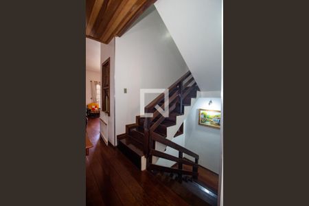 Casa à venda com 300m², 4 quartos e 5 vagasEscadas