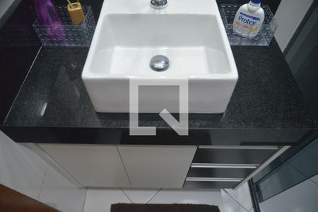 Apartamento para alugar com 70m², 2 quartos e 2 vagasBanheiro Social